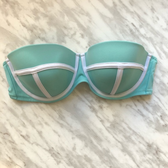 Victoria’s Secret 34D Flirt Bandeau Bikini Top